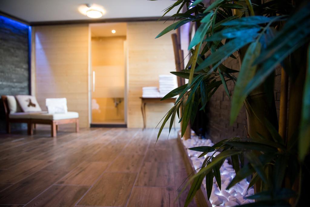 Hotel Bristol Verbier Exterior photo